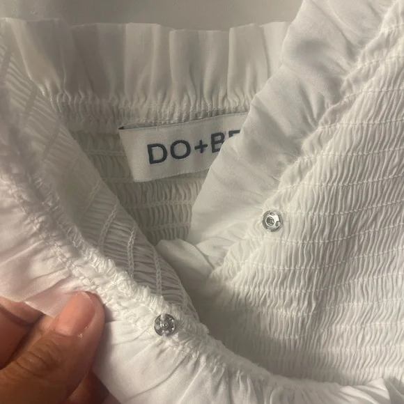 Cute white ruffle top - Picture 3 of 6